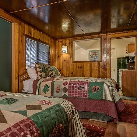 Doc'S Cottages South Lake Tahoe Стейтлайн Екстериор снимка