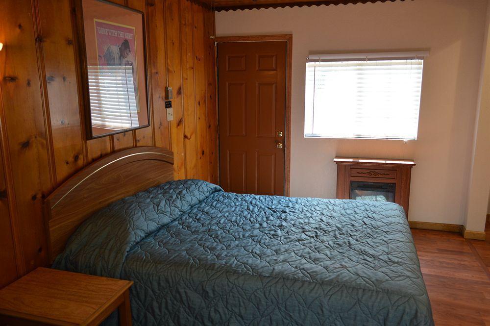 Doc'S Cottages South Lake Tahoe Стейтлайн Екстериор снимка