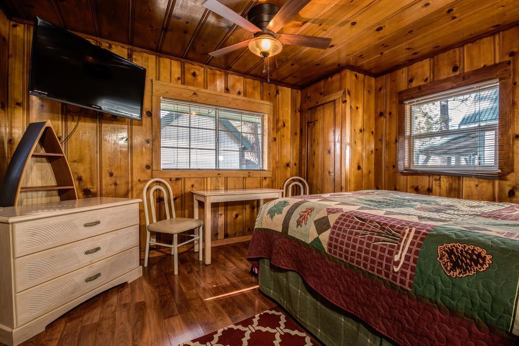 Doc'S Cottages South Lake Tahoe Стейтлайн Екстериор снимка