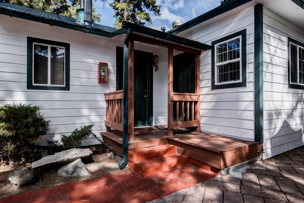 Doc'S Cottages South Lake Tahoe Стейтлайн Екстериор снимка