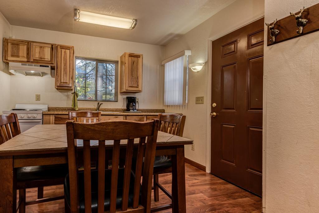 Doc'S Cottages South Lake Tahoe Стейтлайн Екстериор снимка