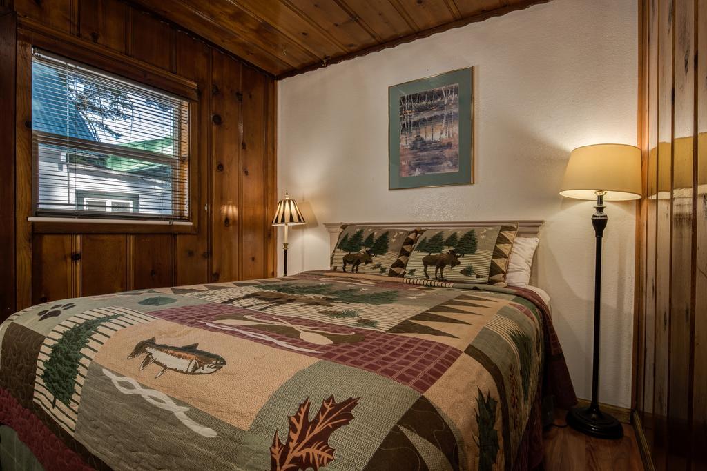 Doc'S Cottages South Lake Tahoe Стейтлайн Екстериор снимка