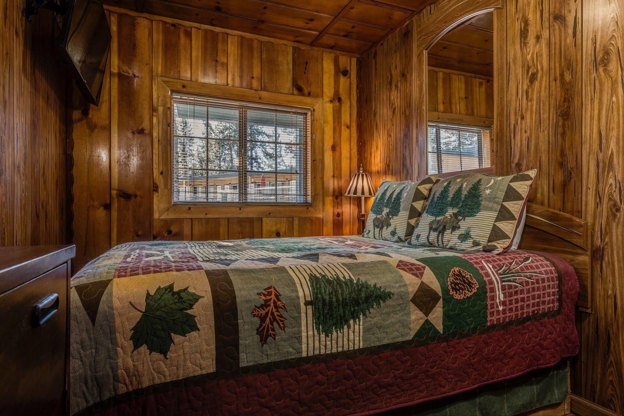 Doc'S Cottages South Lake Tahoe Стейтлайн Екстериор снимка