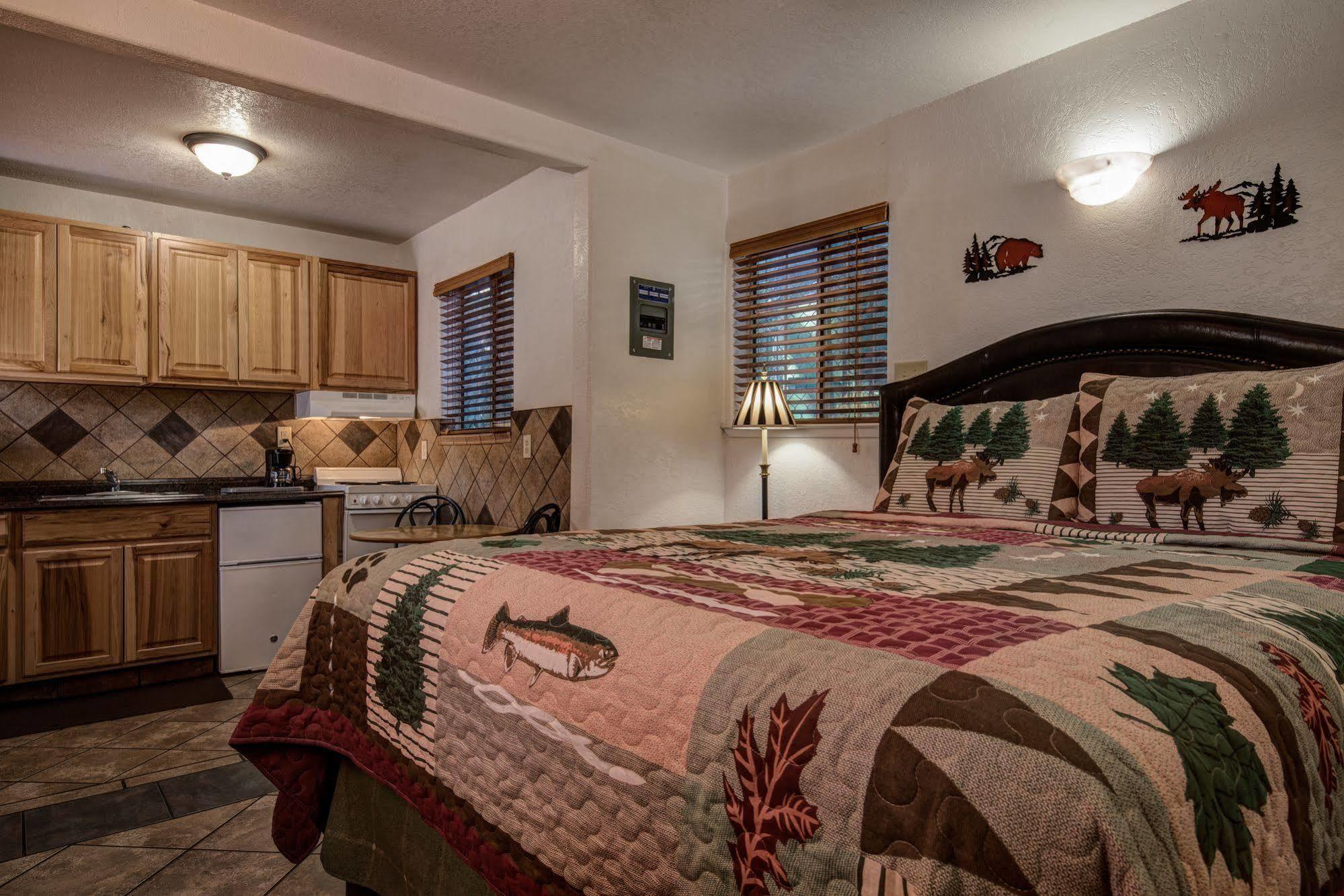 Doc'S Cottages South Lake Tahoe Стейтлайн Екстериор снимка
