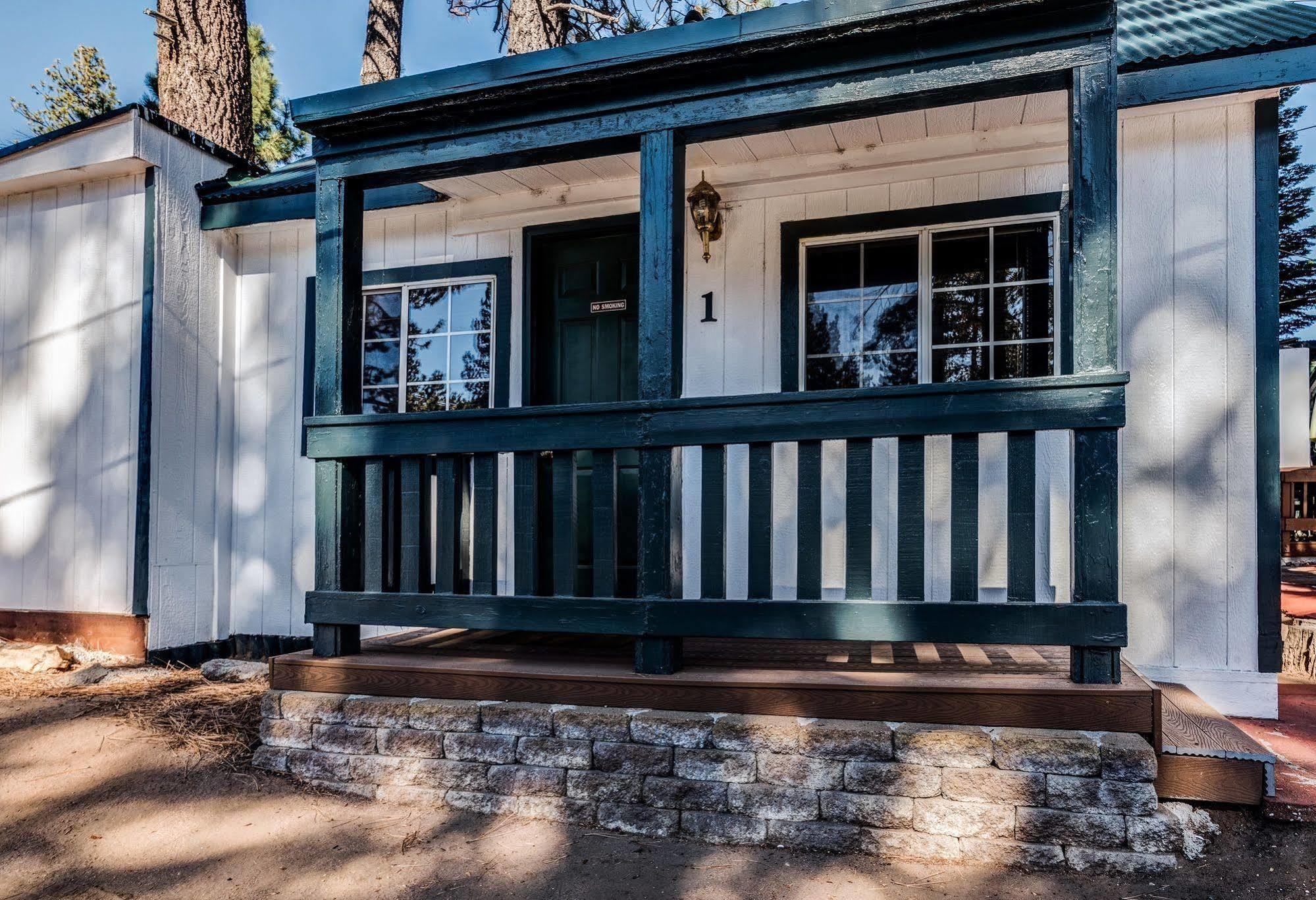 Doc'S Cottages South Lake Tahoe Стейтлайн Екстериор снимка