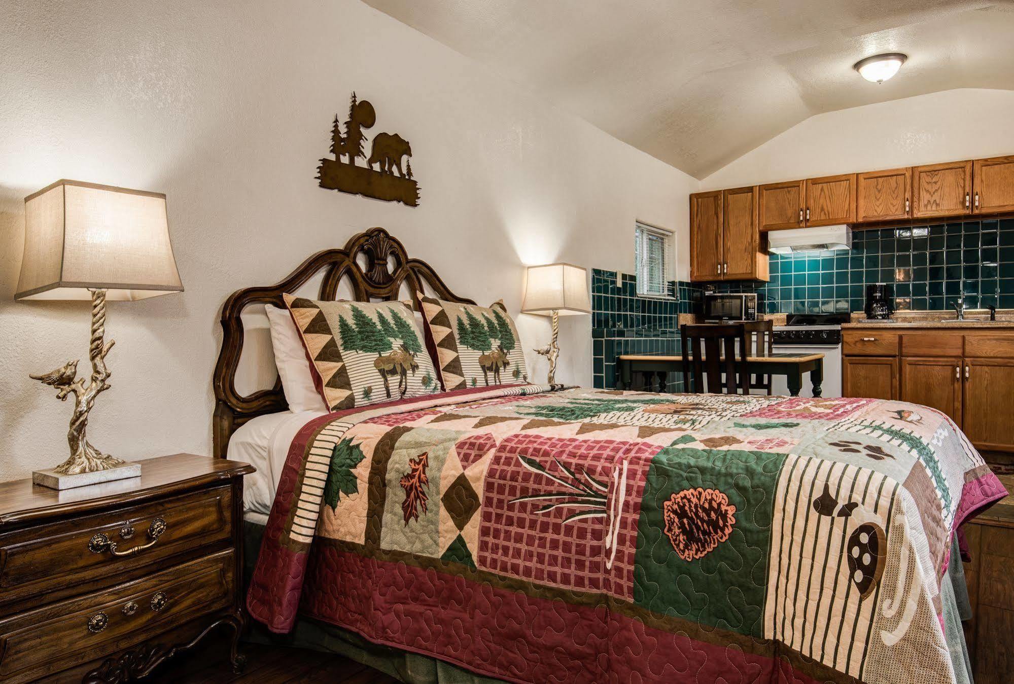 Doc'S Cottages South Lake Tahoe Стейтлайн Екстериор снимка
