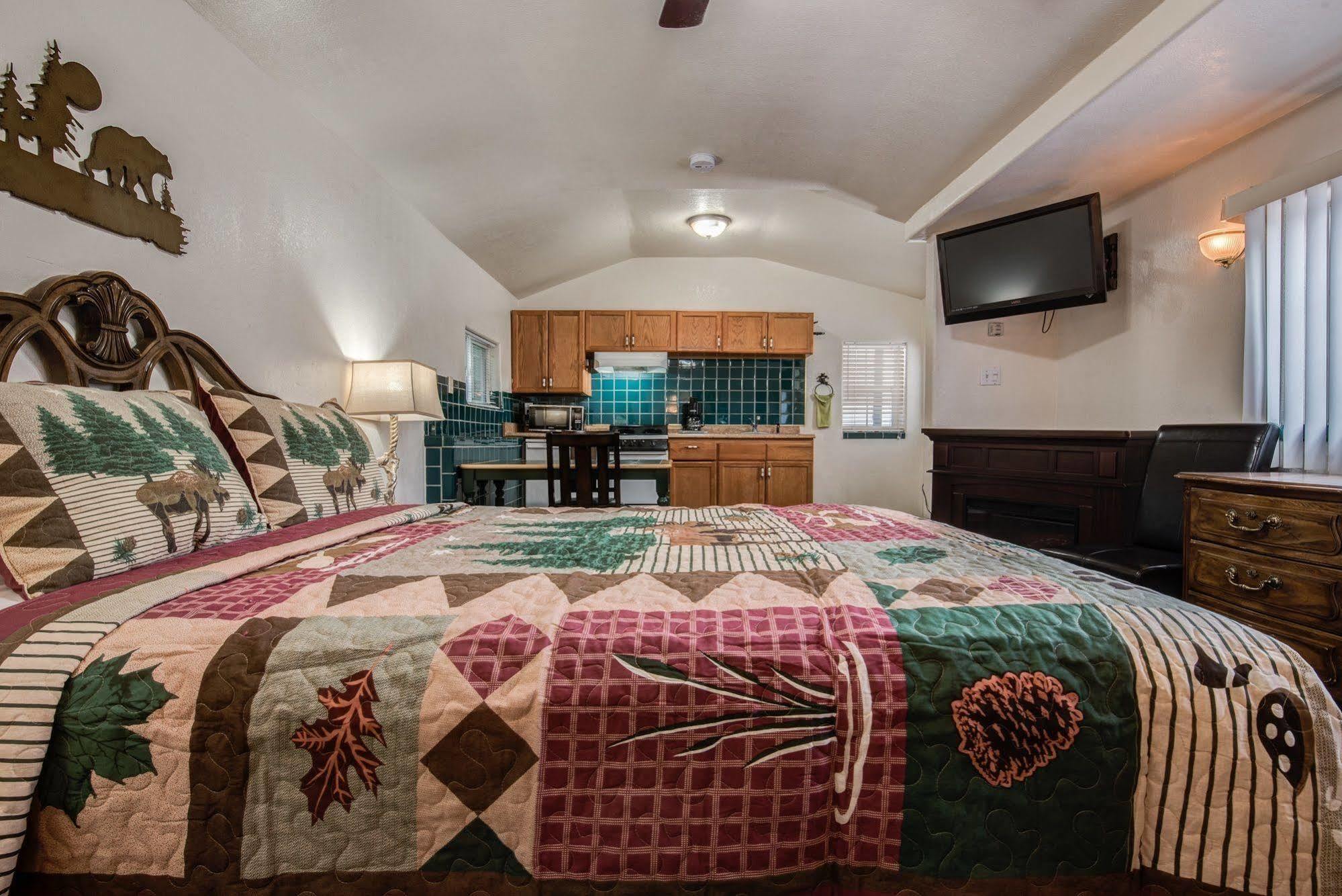 Doc'S Cottages South Lake Tahoe Стейтлайн Екстериор снимка