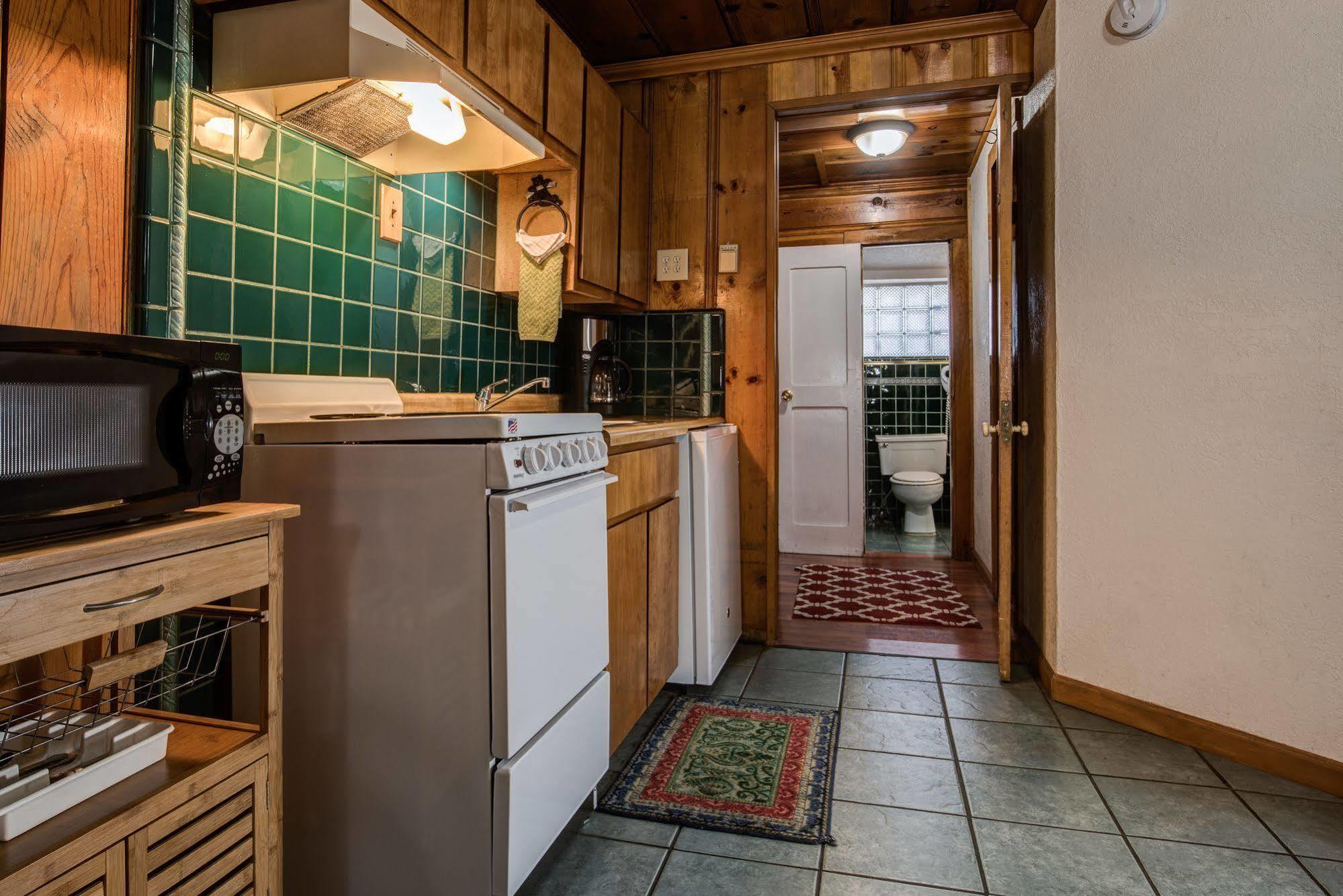 Doc'S Cottages South Lake Tahoe Стейтлайн Екстериор снимка