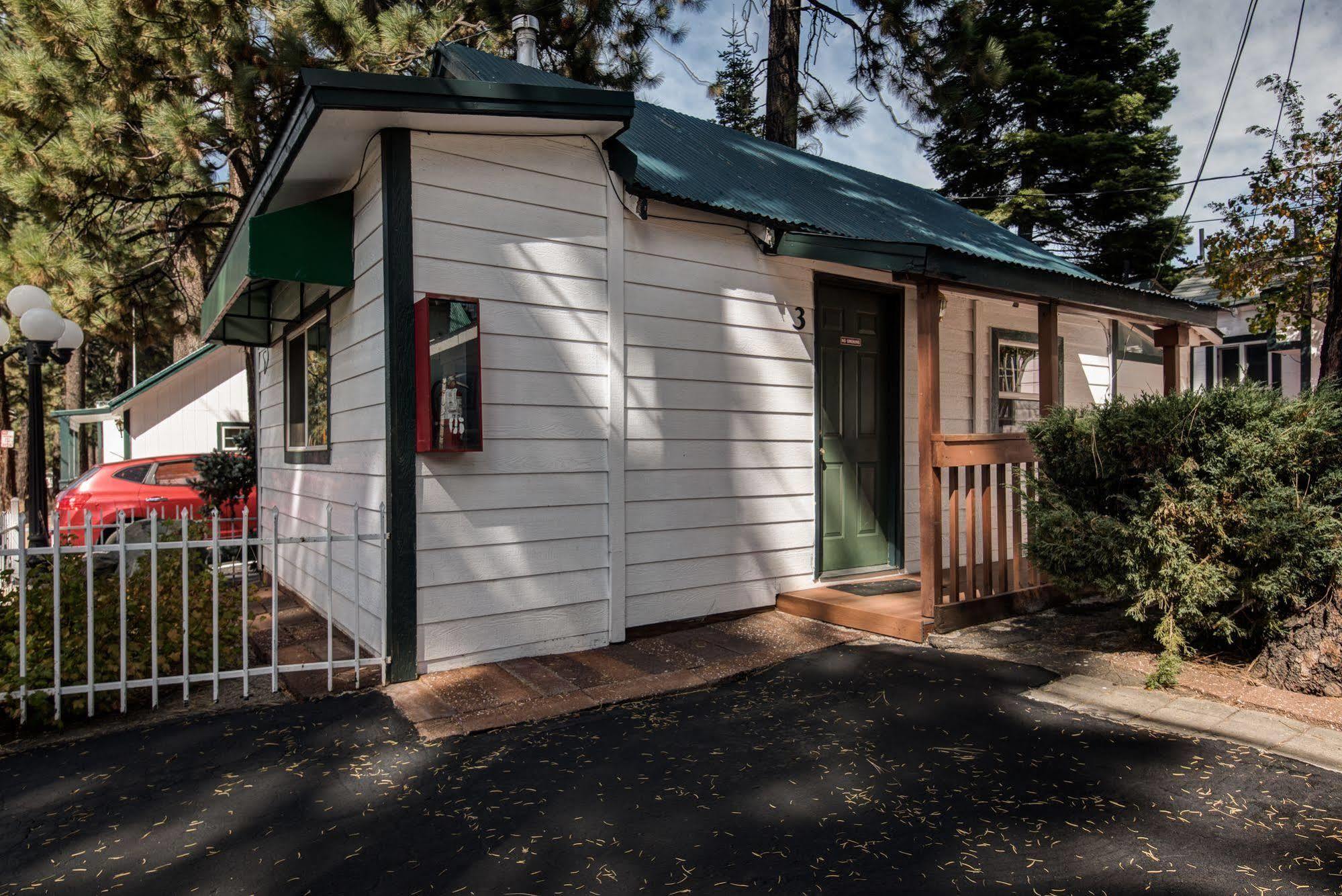 Doc'S Cottages South Lake Tahoe Стейтлайн Екстериор снимка