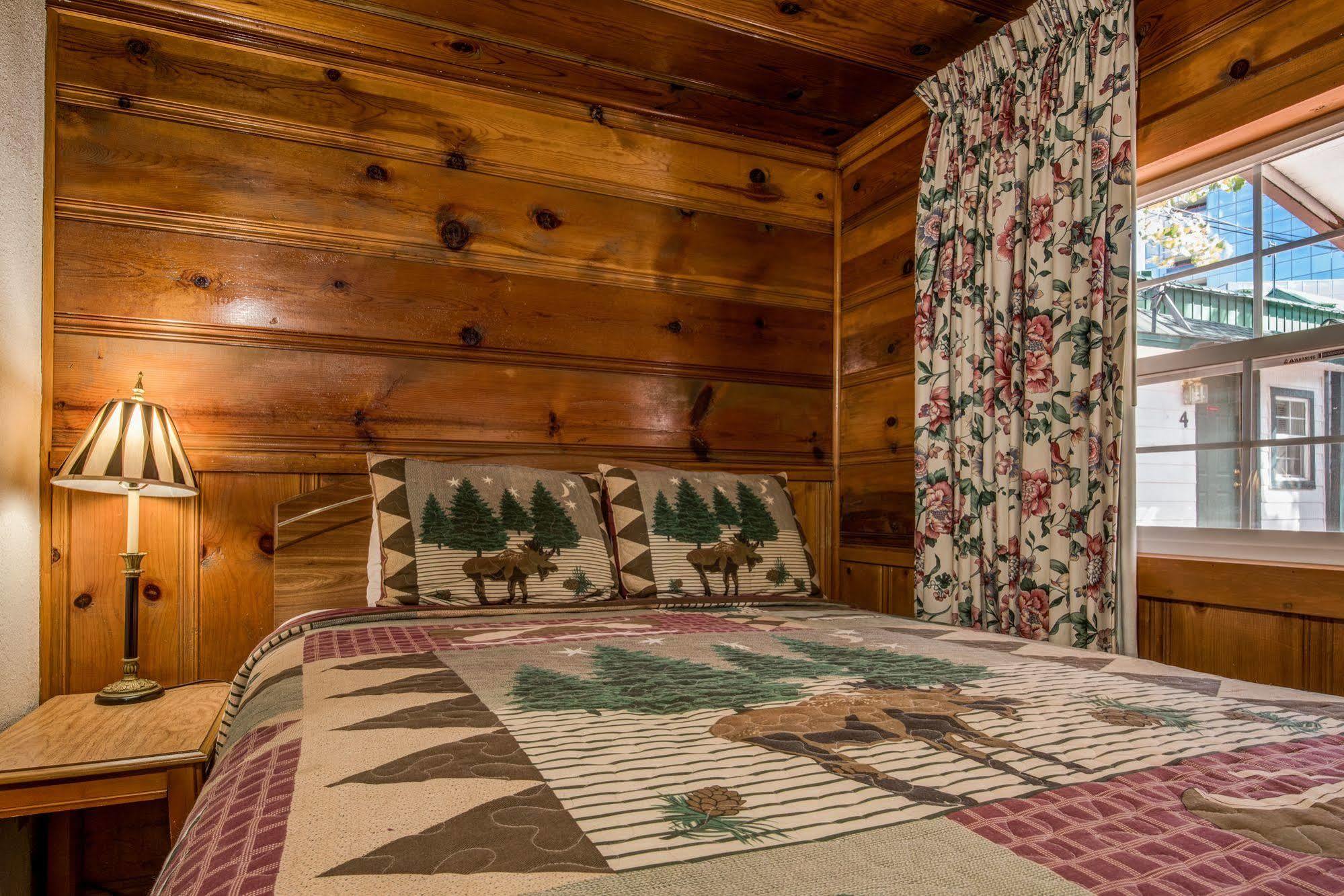 Doc'S Cottages South Lake Tahoe Стейтлайн Екстериор снимка
