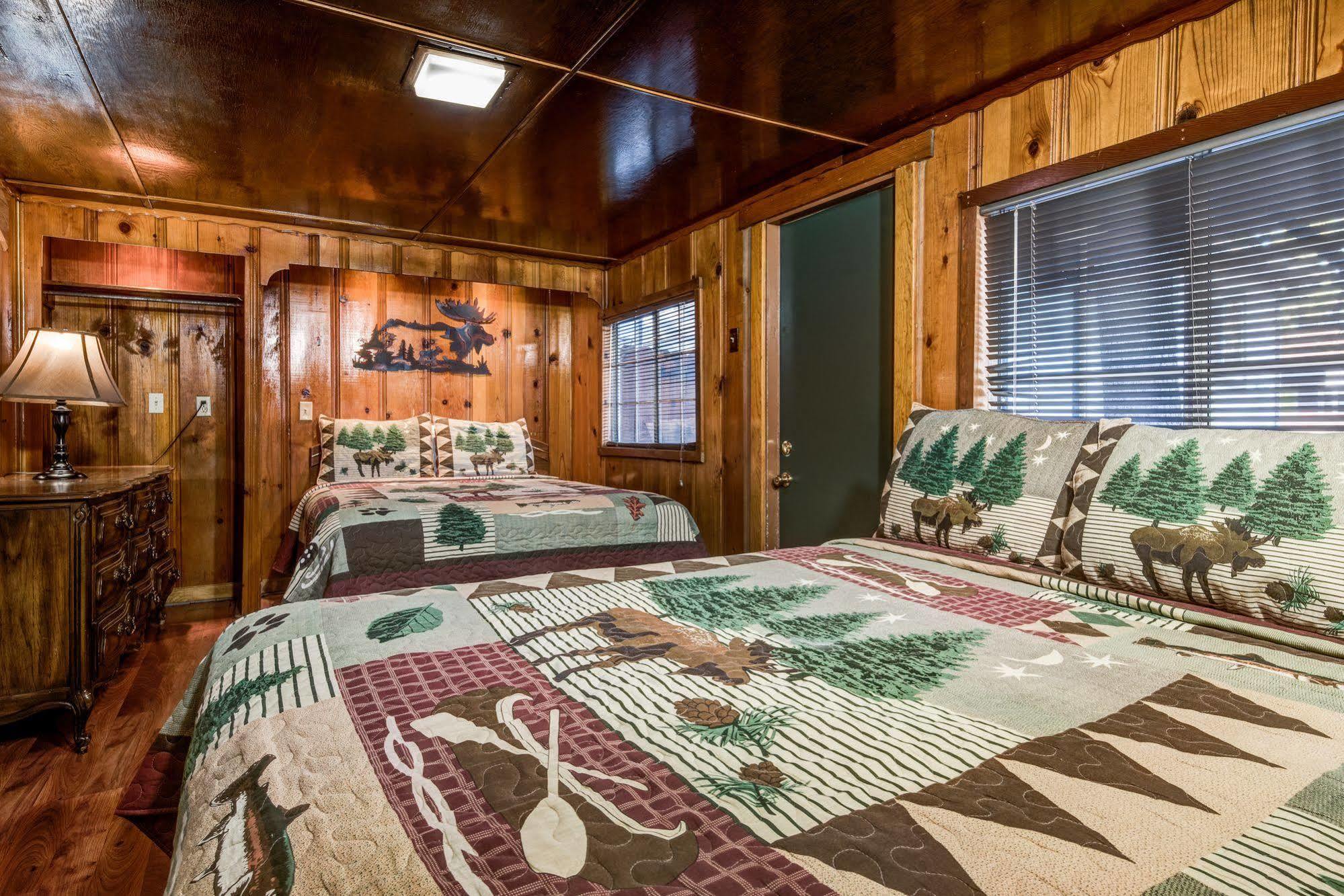 Doc'S Cottages South Lake Tahoe Стейтлайн Екстериор снимка