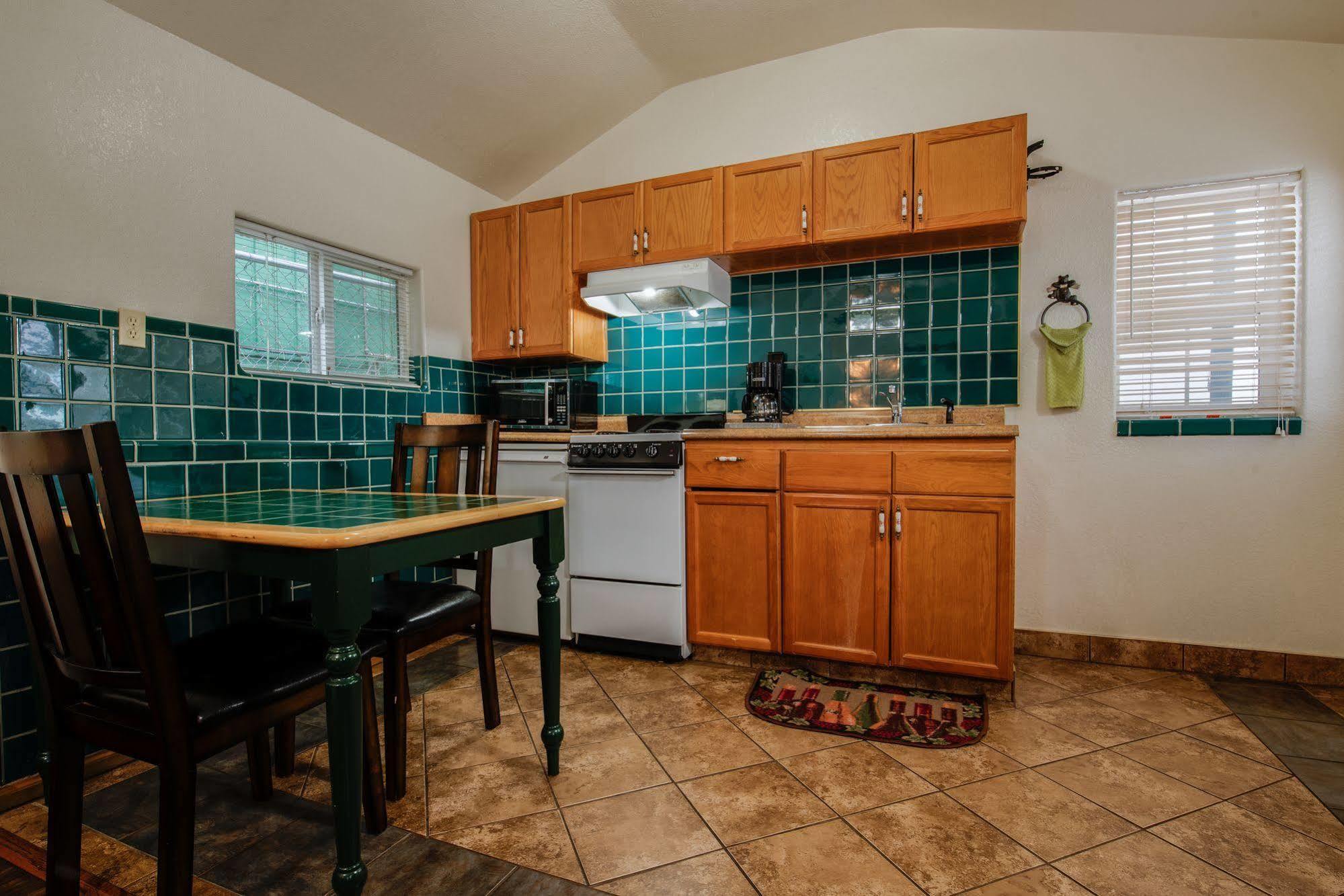 Doc'S Cottages South Lake Tahoe Стейтлайн Екстериор снимка
