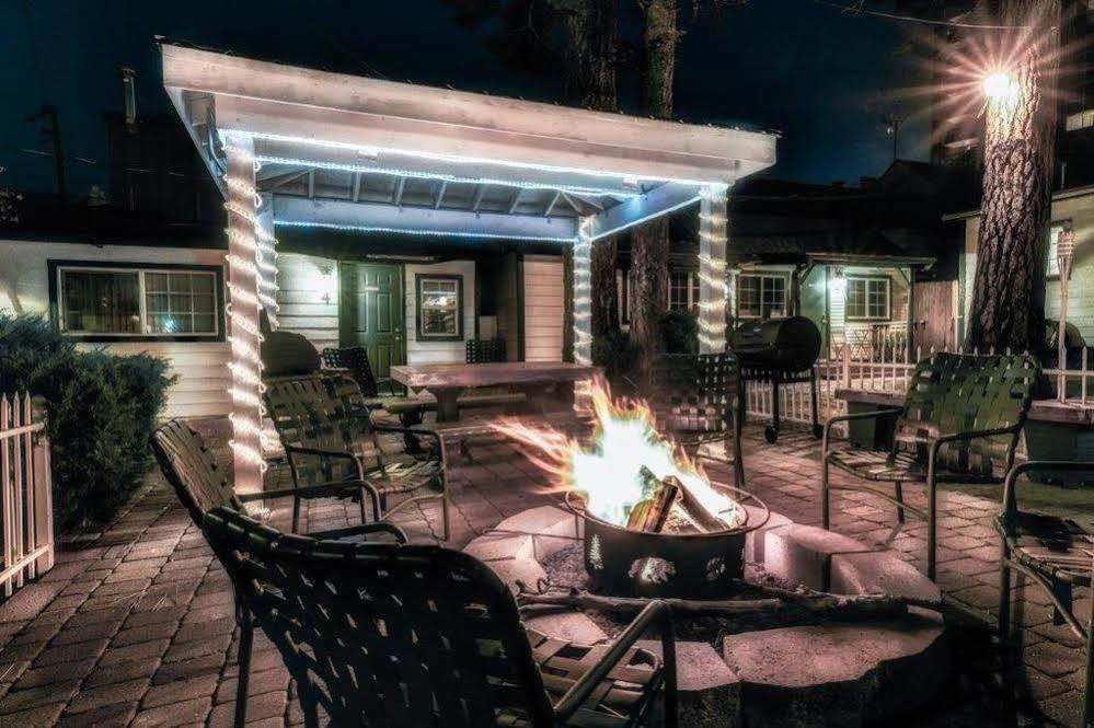 Doc'S Cottages South Lake Tahoe Стейтлайн Екстериор снимка